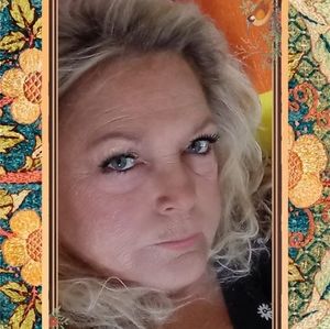 Meet your Posher, Debra